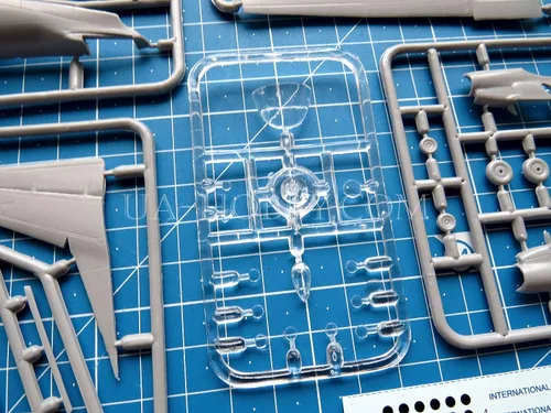 Vista 3 de Sova Modelo 14003-1/144 - An-26. Rizo de código OTAN. Kit de modelado de plástico