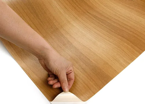 Vista 4 de ROSEROSA Papel tapiz autoadhesivo de madera de PVC para despegar y pegar, revestimiento de estante superior de encimera, color nogal