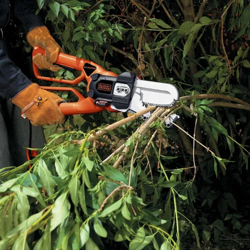Vista 4 de BLACK+DECKER Sierra de cadena Lopper, podadora de 4.5 amperios, podadoras para poda de árboles de alta resistencia (LP1000)