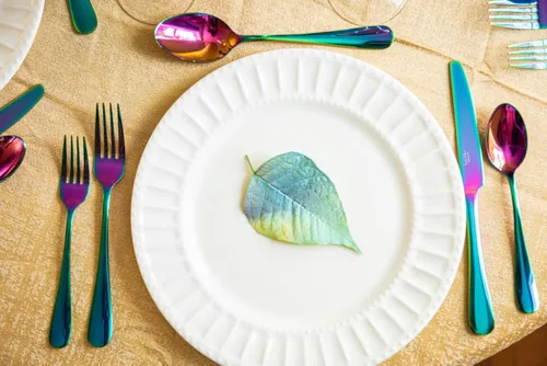 Vista 8 de Nicole Miller - Juego de cubiertos de 20 piezas, diseño de arcoíris, modernos utensilios de cocina de acero inoxidable para un comedor elegante