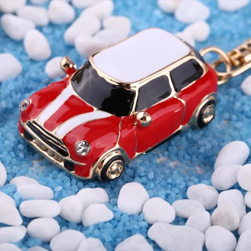 Vista 4 de TOPINCN Alloy Classic 3D Hollow Carved Simulation Mini Sporty Car Key Chain Bag Charm Pendant (Red)