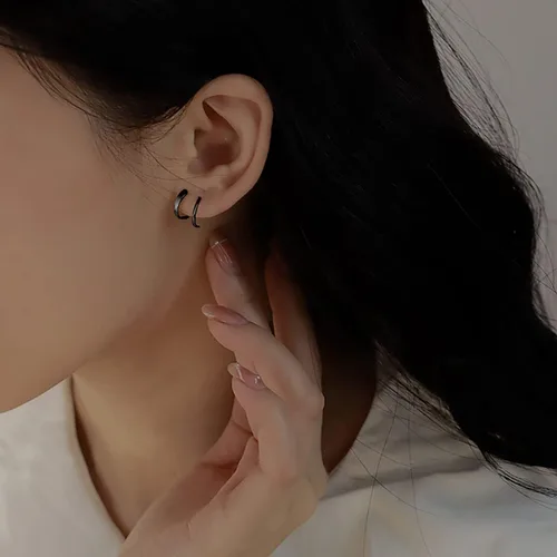 Vista 3 de Reffeer Aretes minimalistas de plata de ley 925 para mujeres y adolescentes