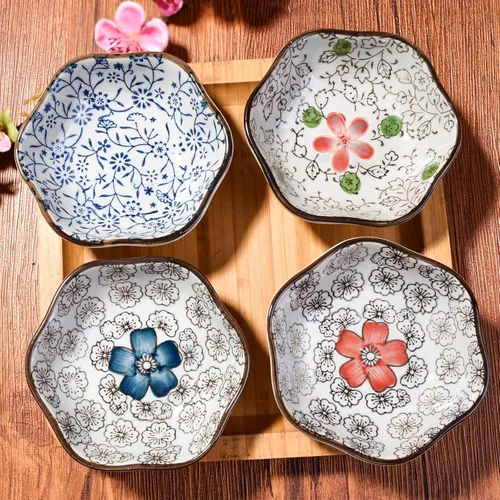 Vista 4 de Juego de 4 cuencos japoneses de cerámica en forma de flor, platos pequeños de 4 pulgadas para salsa de soja, condimentos, sushi, aperitivos