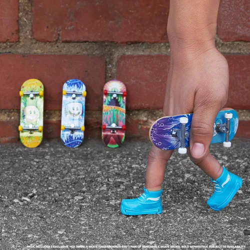 Vista 5 de Hot Wheels Skate - Zapatos para diapasones y patinaje, 2 recipientes de sabor con 2 tablas exclusivas y 1 par de zapatos extraíbles en contenedores