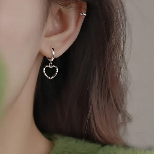 Vista 3 de SLUYNZ Aretes de aro de plata de ley con forma de corazón para mujer, aretes de aro pequeños con forma de corazón