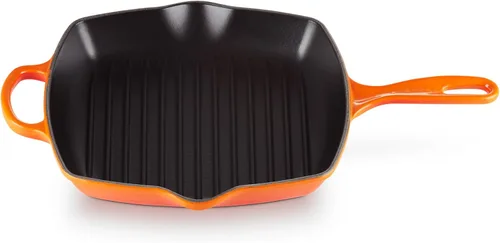Vista 9 de Le Creuset Sartén cuadrada de hierro fundido esmaltado Signature con asa de hierro, 10.25 pulgadas, Cerise