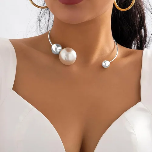 Vista 3 de YANCHUN - Collar con estilo de gargantilla de estrella dorada para mujer, collar de capa delicada para adolescentes y niñas, regalo ideal