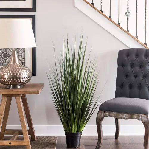 Vista 6 de Vickerman Hierba verde artificial extra completa de 36 pulgadas para uso diario con maceta de plástico negro, decoración de plantas de césped