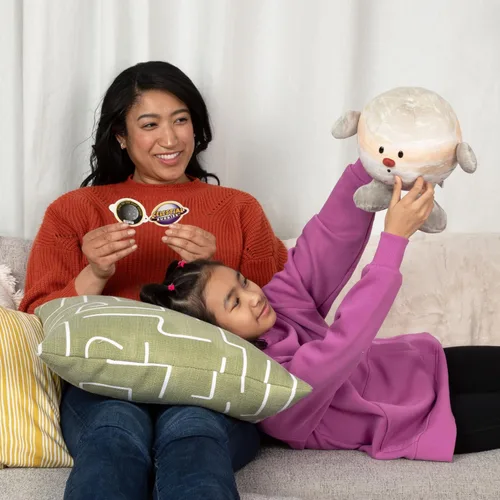 Vista 5 de Celestial Buddies Jupiter Buddy Peluche suave de 12 pulgadas, características bordadas, etiqueta de datos divertidos de planetas para niños