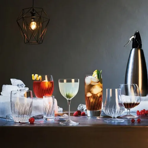 Vista 2 de Luigi Bormioli Mixology 4 3/8" Spirits 7.75 oz, juego de 6, 7.75 onzas, transparente
