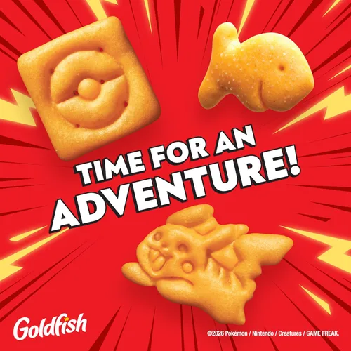 Vista 3 de Goldfish Galletas Pokémon de queso cheddar, bolsa de 6.6 onzas