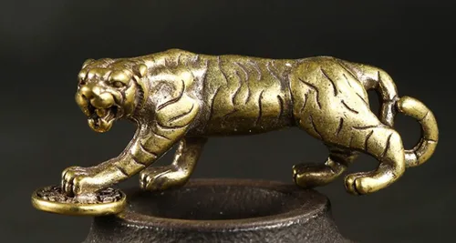 Vista 5 de DMtse Feng Shui chino de latón mini pie de tigre en moneda de la suerte decoración estatua figuritas para escultura de animales coleccionables regalo