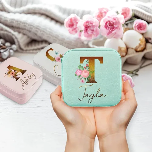 Vista 5 de Joyero personalizado para mujer, joyero de viaje personalizado con nombre, organizador de joyas de viaje para anillos, aretes, collares, regalos