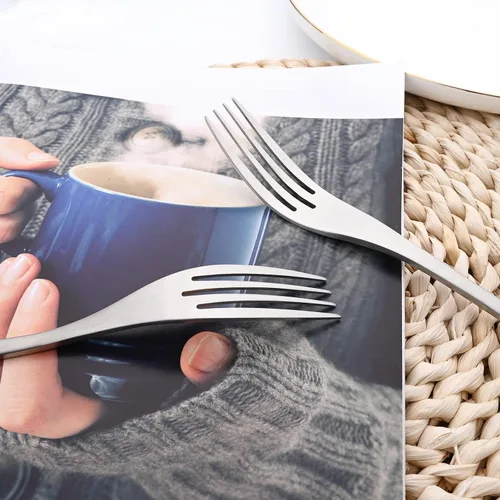 Vista 7 de Juego de cubiertos de plata mate con cuchillo para carne, 24 piezas de cubiertos pesados de acero inoxidable 18/10, juego de utensilios generosos