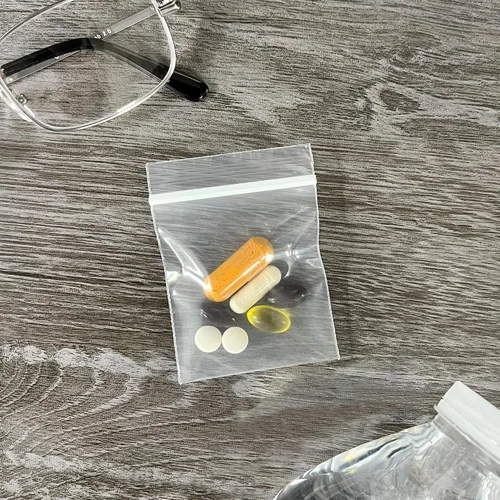 Vista 5 de Plymor 2 "x 2" (caja de 1,000), bolsas de plástico con cierre de cremallera resistente de 4 mil