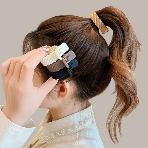 Vista 5 de 8 pinzas para el cabello con hebilla de cola de caballo mate grande, clip de garra de cola de caballo alta, accesorios antideslizantes