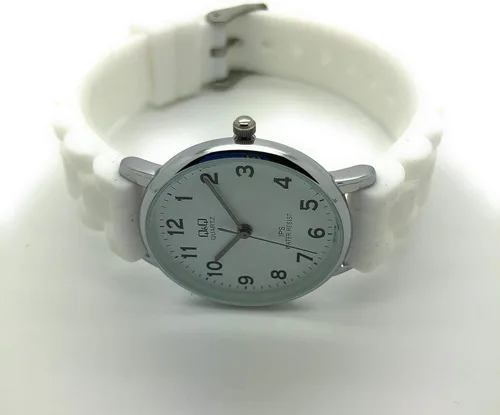 Vista 3 de Q&Q Reloj de moda con correa de silicona de goma y números grandes para mujer
