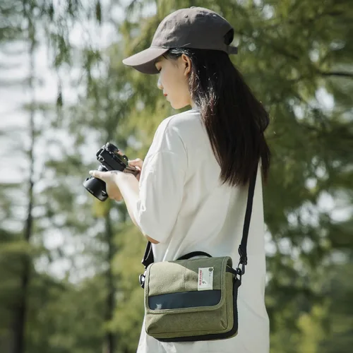 Vista 6 de Besnfoto Bolsa de cámara pequeña sin espejo, bolsa de hombro para cámara impermeable, bonita bolsa de mensajero compacta para mujeres y hombres