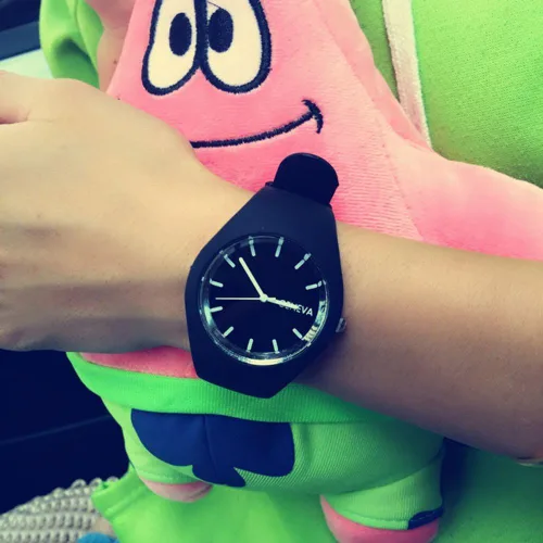 Vista 3 de CdyBox Hombres Mujeres Silicona Band Relojes de pulsera Jelly Colorful Reloj de pulsera analógico deportivo al por mayor (paquete de 10), Moderno