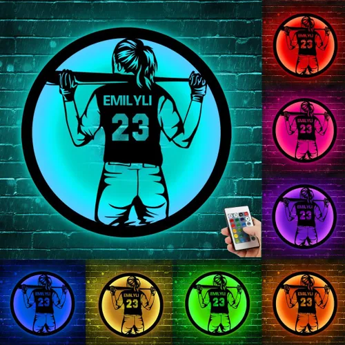 Vista 25 de Arte de Pared de Metal Personalizado de Béisbol con Bandera de EE.UU. con Luz LED, Letrero Personalizado con Nombre de Jugador de Sóftbol Americano