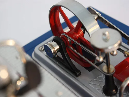 Vista 8 de Wilesco 10 motor de vapor D10, contenido de caldera de 5.2 fl oz, incluyendo válvula de seguridad y silbato