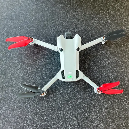 Vista 6 de Master Airscrew Hélices Stealth para DJI Mini 3 Pro y Mini 4 Pro - Negro, 4 hélices en set