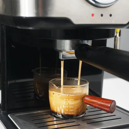 Vista 6 de Paquete de 1 vaso de chupito espresso de 2.5 fl oz, triple jarra barista con mango de madera BCnmviku
