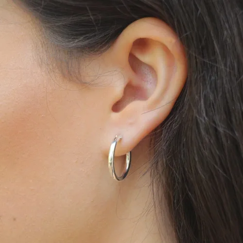 Vista 2 de Sterling Silver Round Snuggable Huggie Hoop Earrings