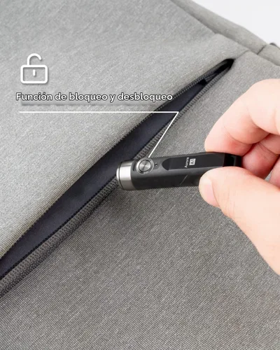 Vista 2 de Linterna RovyVon A1 recargable, tamaño pequeño, USB