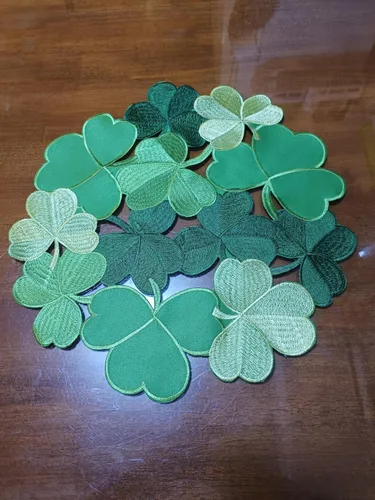 Vista 4 de Camino de mesa de trébol irlandés del día de San Patricio, recortes bordados para comedor familiar, fiesta de primavera, decoración de mesa