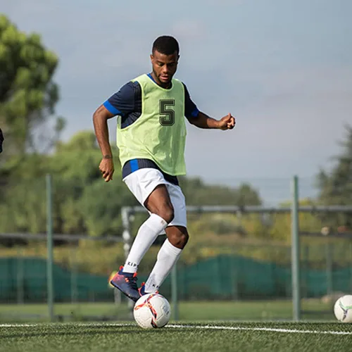 Vista 7 de RE-HUO Paquete de 12 chalecos numerados (1-12) para hacer deporte, baberos de entrenamiento para baloncesto, fútbol, voleibol y béisbol