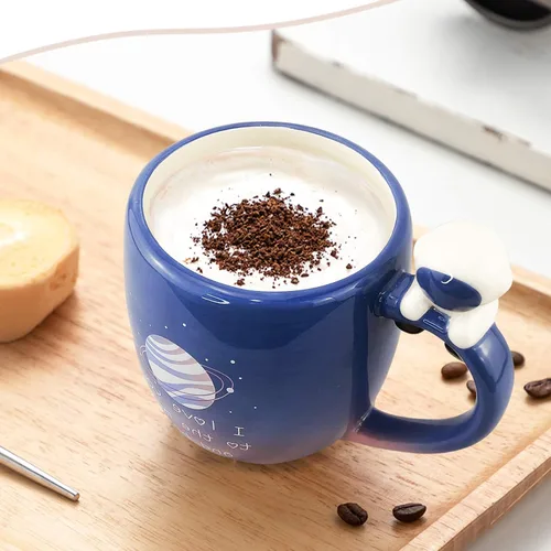Vista 6 de Taza Lavezee I Love You to the Moon and Back de cerámica con asa, taza grande de café y té de 16 onzas Tazas de regalo