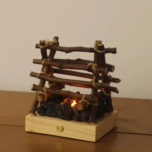 Vista 32 de Farol de chimenea pequeño y acogedor tradicional realista con efecto de llama de leña, luz LED, estilo carbón, lámpara de mesa