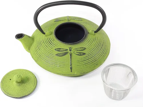 Vista 3 de Tetera japonesa antigua de hierro fundido de libélula verde de 27 onzas líquidas Tetsubin con infusor de té con salvamanteles