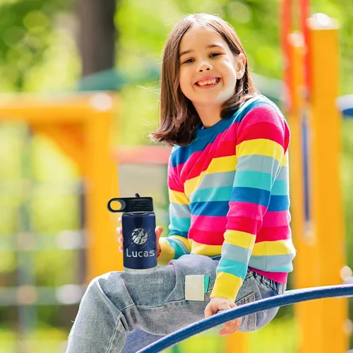 Vista 122 de Cuptify Botella de agua para niños personalizada con nombre en botella de agua aislada con anillo brillante verde de 12 onzas Verde brillante