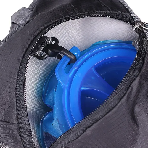 Vista 6 de Unigear Hydration Pack Backpack with 70 oz 2L Water Bladder for Running, Hiking, Cycling, Climbing, Camping, Biking