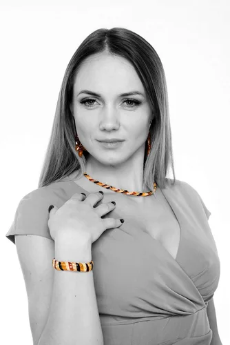 Vista 5 de AMBERAGE Pulsera elástica de ámbar báltico natural para mujer, hecha a mano con cuentas de ámbar báltico pulidocertificado (Multi), Ámbar, ámber