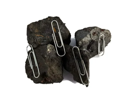 Vista 3 de Lodestone naturalmente magnético 4 piezas - Incluye bolsa de almacenamiento de terciopelo