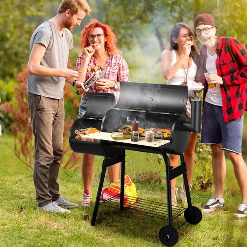 Vista 2 de Giantex Parrilla de carbón para barbacoa con ahumador desplazado, termómetro y amortiguador ajustable, ahumador para cocinar carne, ahumador