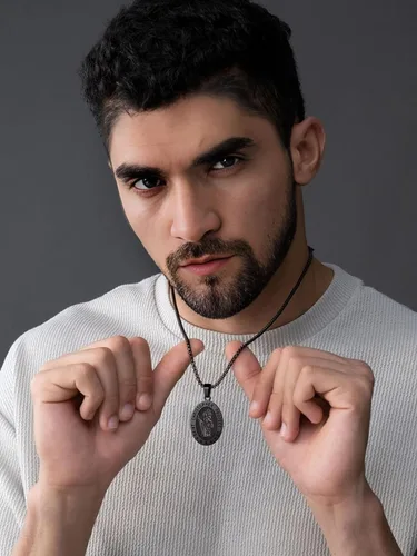Vista 8 de FaithHeart Collar con colgante de San Cristóbal para hombres y mujeres, de acero inoxidable, amuleto católico, joyería personalizada con embalaje