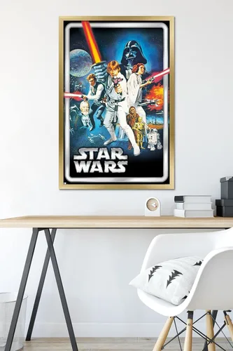Vista 6 de Trends International Star Wars: A New Hope - Póster clásico de pared, 34 pulgadas de largo x 22.4 pulgadas, versión enmarcada en oro Versión