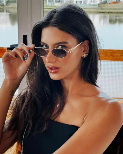 Vista 7 de Gafas de sol retro ovaladas de metal de los años 90 para mujer, elegantes y estrechas, doradas, modernas