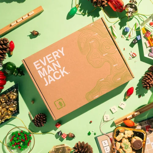 Vista 6 de Every Man Jack Set de regalo para el baño y el cuerpo para hombre, aroma ámbar + sándalo, ingredientes limpios, incluye gel de baño hidratante