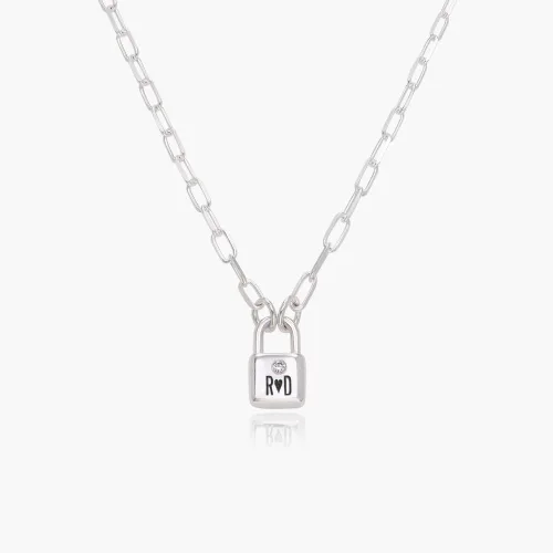 Vista 5 de OAK & LUNA - Collar personalizado con candado inicial con opciones de diamante - Delicado regalo para mamá, abuela, ella, mujeres - Navidad