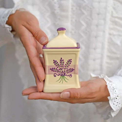 Vista 4 de City to Cottage® Patrón lavanda morado y crema Hecho a mano Cocina pequeña de cerámica de 5.3 onzas / 5.1 fl oz Especias de hierbas Juego