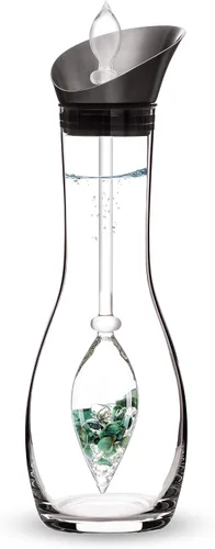 Vista 15 de VitaJuwel Era Five Elements Jarra de agua de cristal con amatista · Calcedonia · Madera petrificada · Cuarzo rosa y ágata Alineación · Puesta a