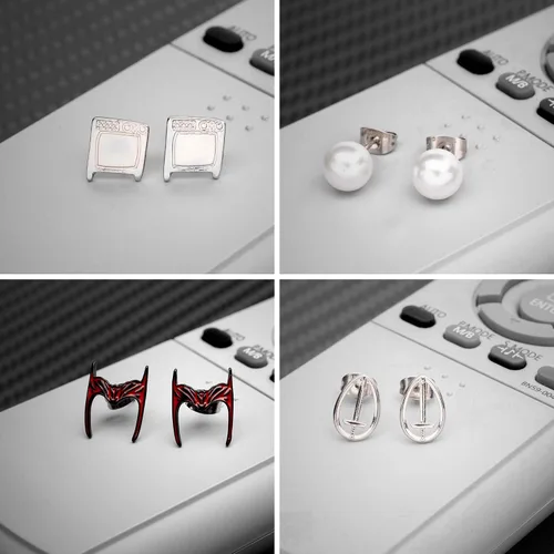 Vista 2 de Marvel Studios - Juego de aretes de acero inoxidable con base de metal para mujer, con licencia oficial de WandaVision, se vende en 4 pares