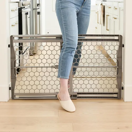 Vista 6 de Regalo Easy Fit - Puerta de plástico ajustable extra ancha para bebé, 1 unidad (paquete de 1)