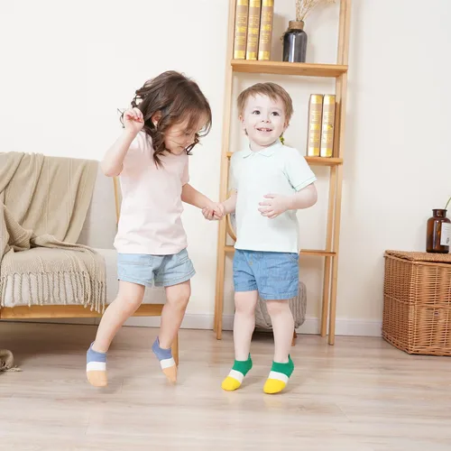 Vista 6 de J Poqobog Calcetines tobilleros antideslizantes para bebés, niños y niñas con suela antideslizante