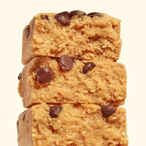 Vista 3 de Perfect Bar - Barra de proteína refrigerada original, mantequilla de maní con chispas de chocolate oscuro, barra de 2.3 onzas, 8